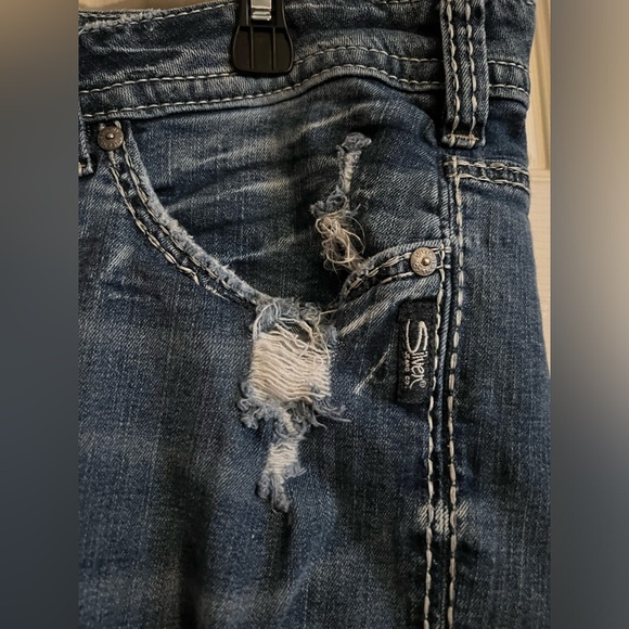 Silver Suki Capri jeans, size 24 - Picture 3 of 9